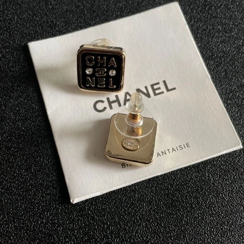 Chanel Earrings Sleek 225390