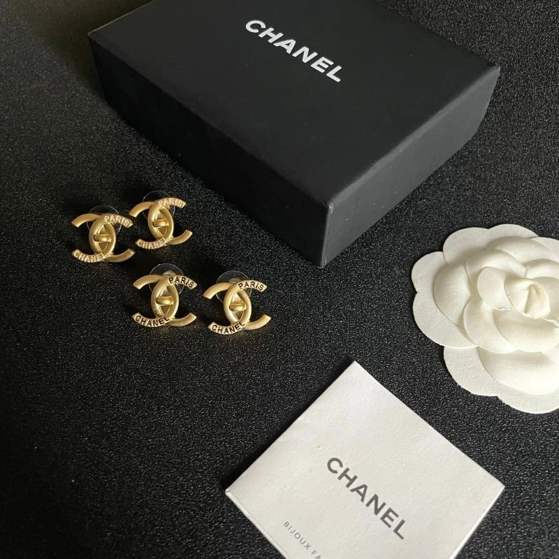 Chanel Earrings Versatile 225364