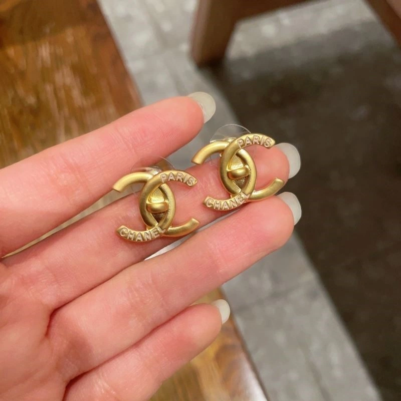 Chanel Earrings Versatile 225364