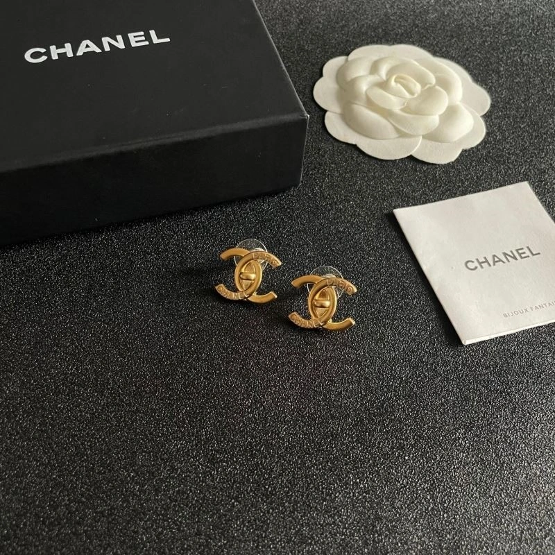 Chanel Earrings Versatile 225364