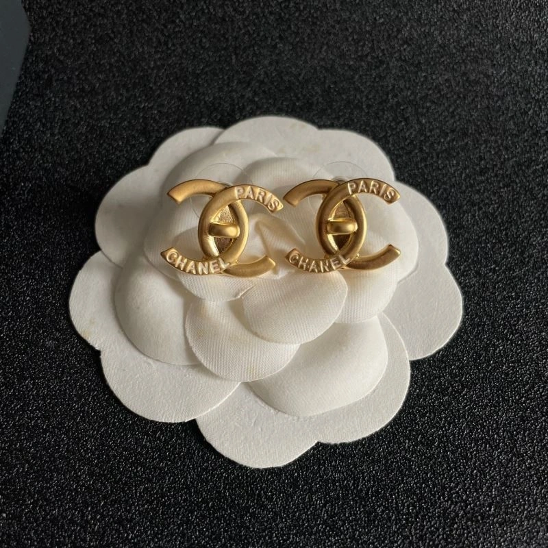 Chanel Earrings Versatile 225364