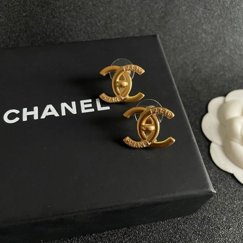 Chanel Earrings Versatile 225364