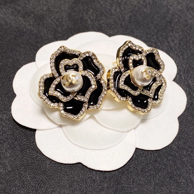 Chanel Earrings Snug 225372