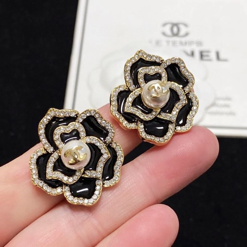 Chanel Earrings Snug 225372