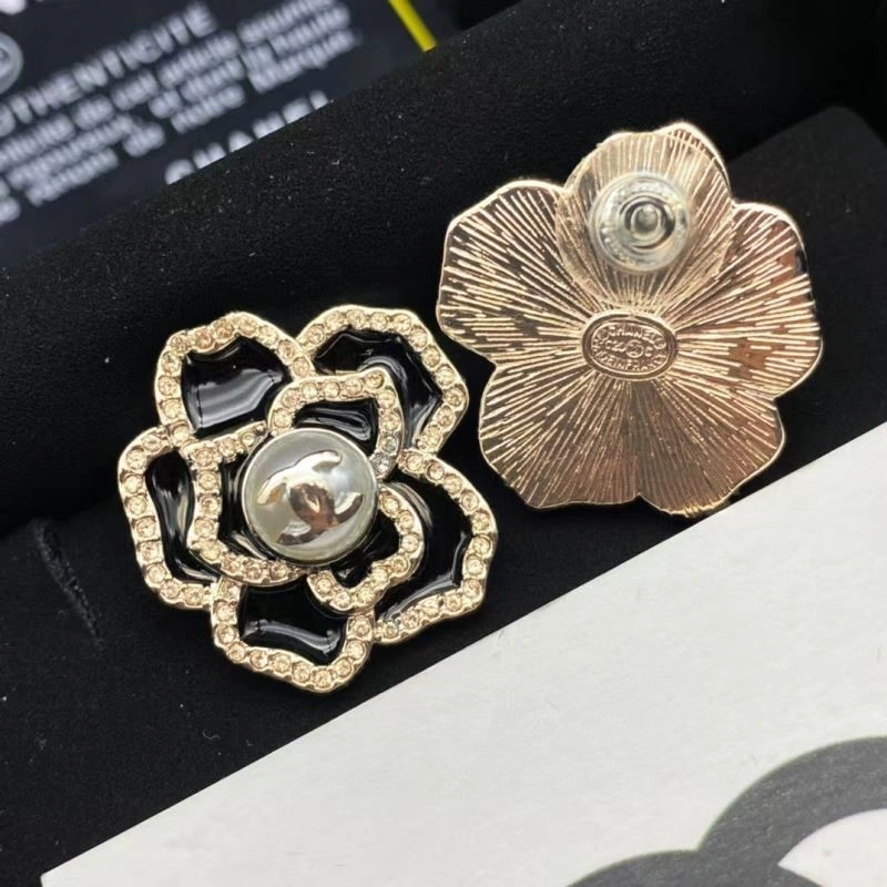 Chanel Earrings Snug 225372