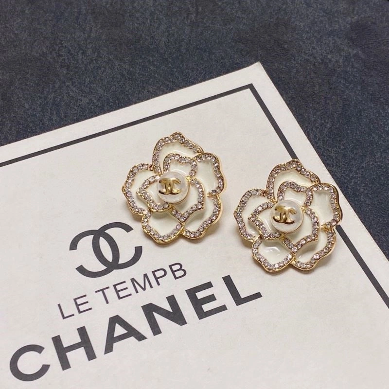 Chanel Earrings Snug 225372