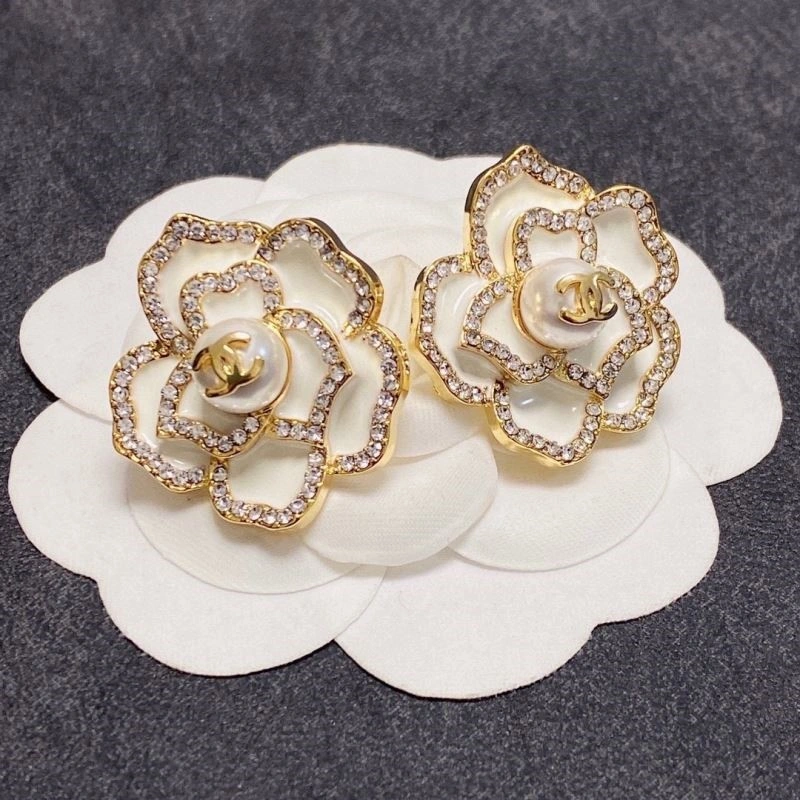 Chanel Earrings Snug 225372