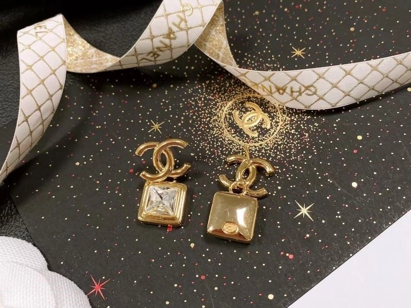 Chanel Earrings Effortless 225380