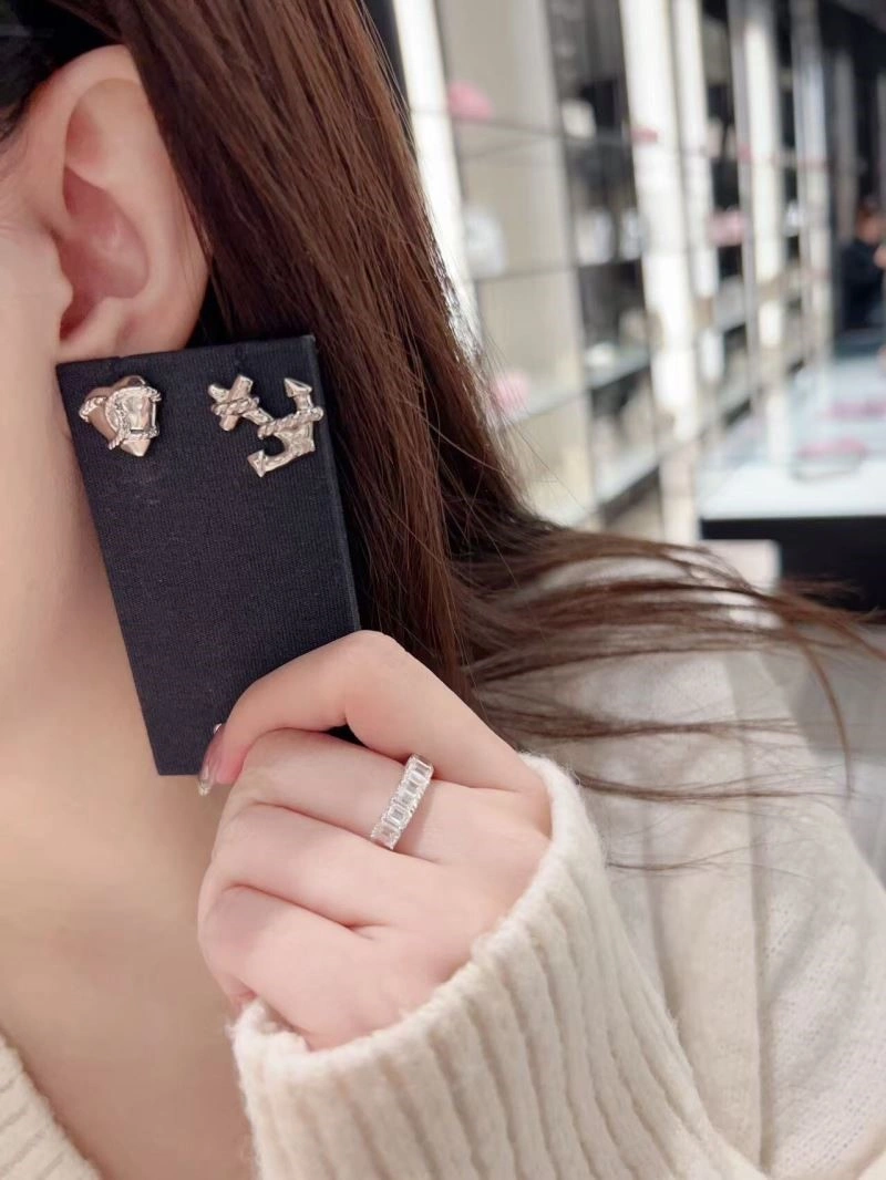 Chanel Earrings Resilient 225356