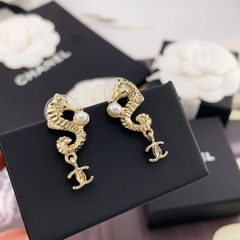 Snug Chanel Earrings 225350
