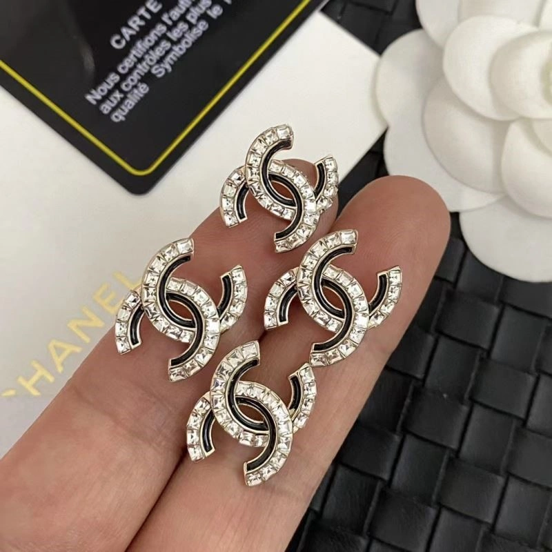Sleek Chanel Earrings 225343