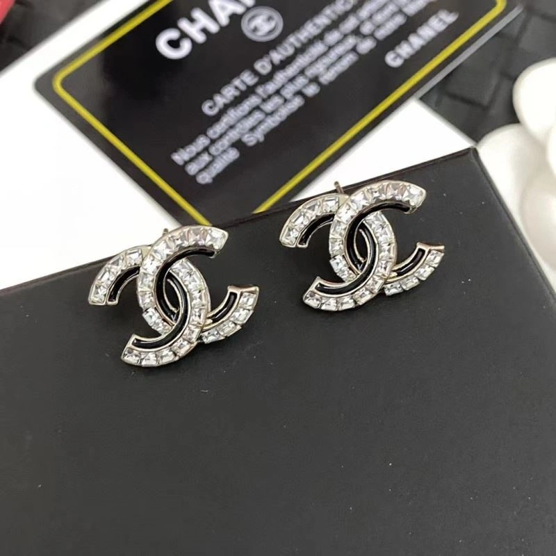 Sleek Chanel Earrings 225343