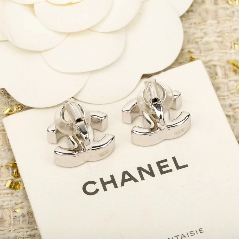 Chanel Earrings Affordable 225331
