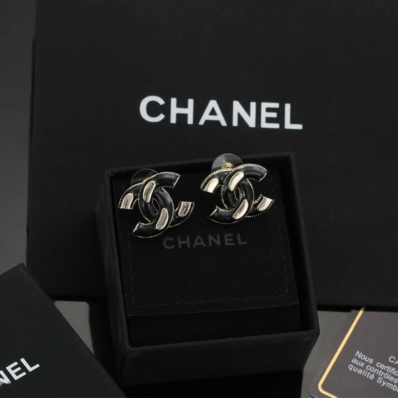 Sporty Chanel Earrings 225329