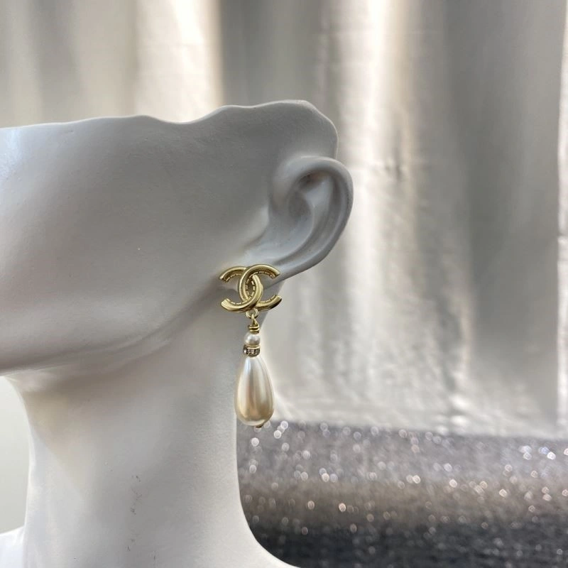 Chanel Earrings Packable 225340