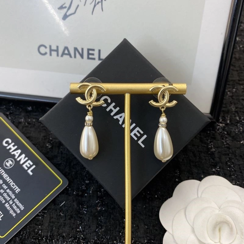 Chanel Earrings Packable 225340