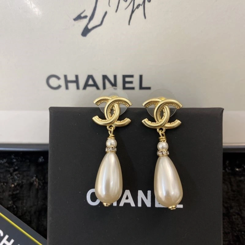 Chanel Earrings Packable 225340