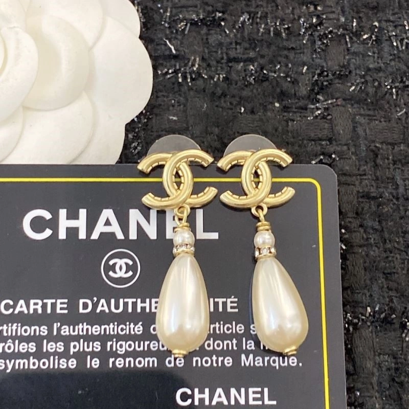 Chanel Earrings Packable 225340