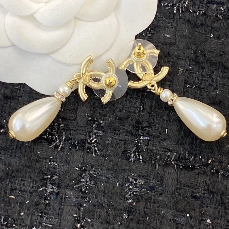Chanel Earrings Packable 225340
