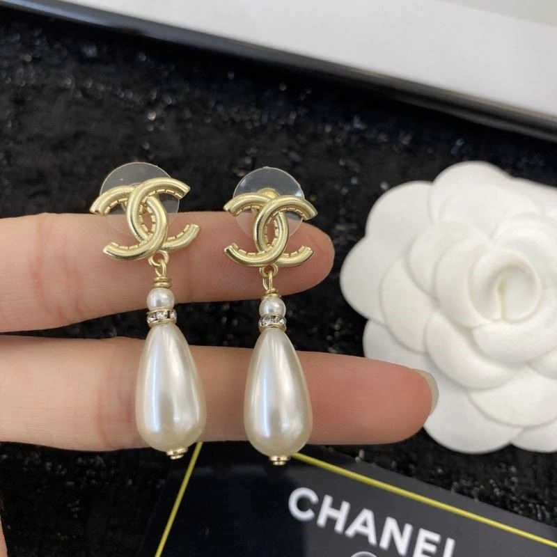 Chanel Earrings Packable 225340