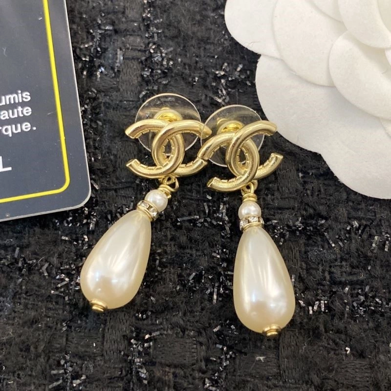 Chanel Earrings Packable 225340
