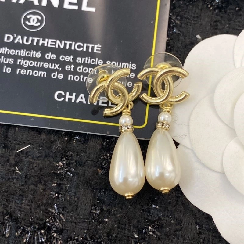 Chanel Earrings Packable 225340