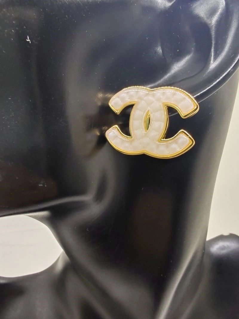 Comfortable Chanel Earrings 225339
