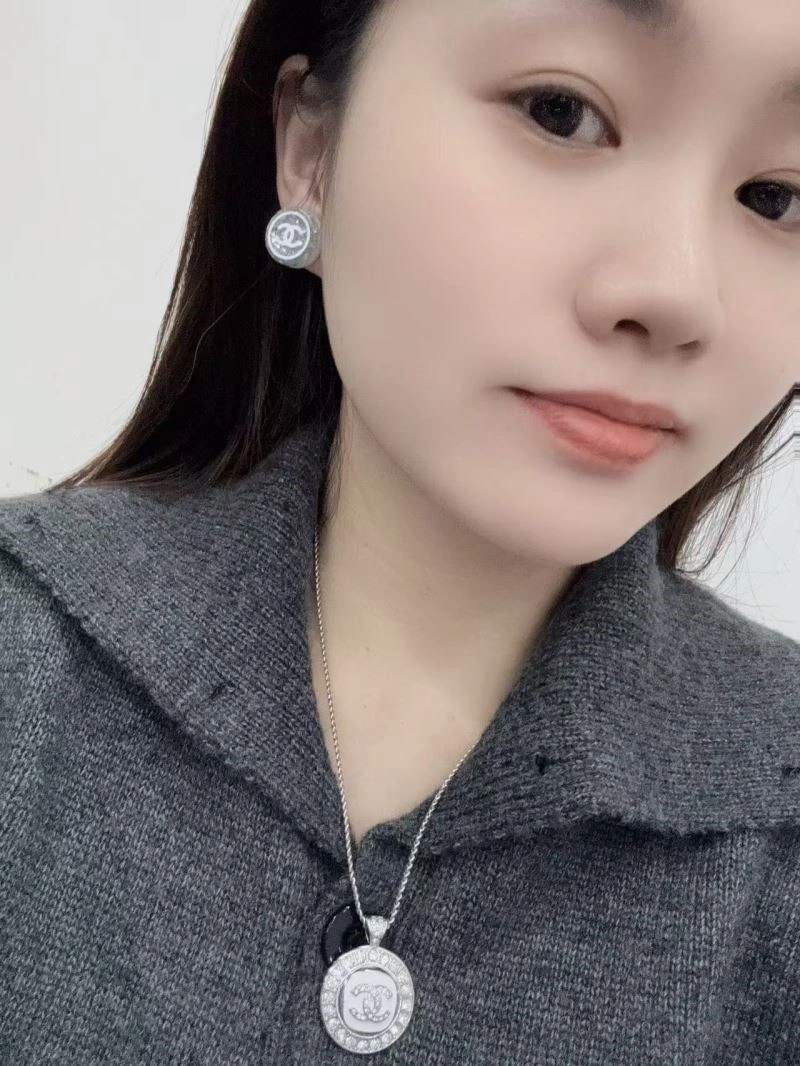 MultiPurpose Chanel Earrings 225305