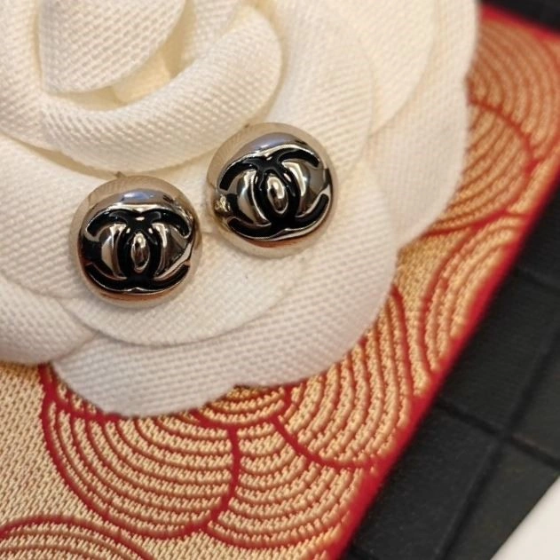 WrinkleFree Chanel Earrings 225302