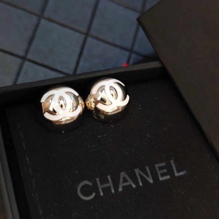 WrinkleFree Chanel Earrings 225302