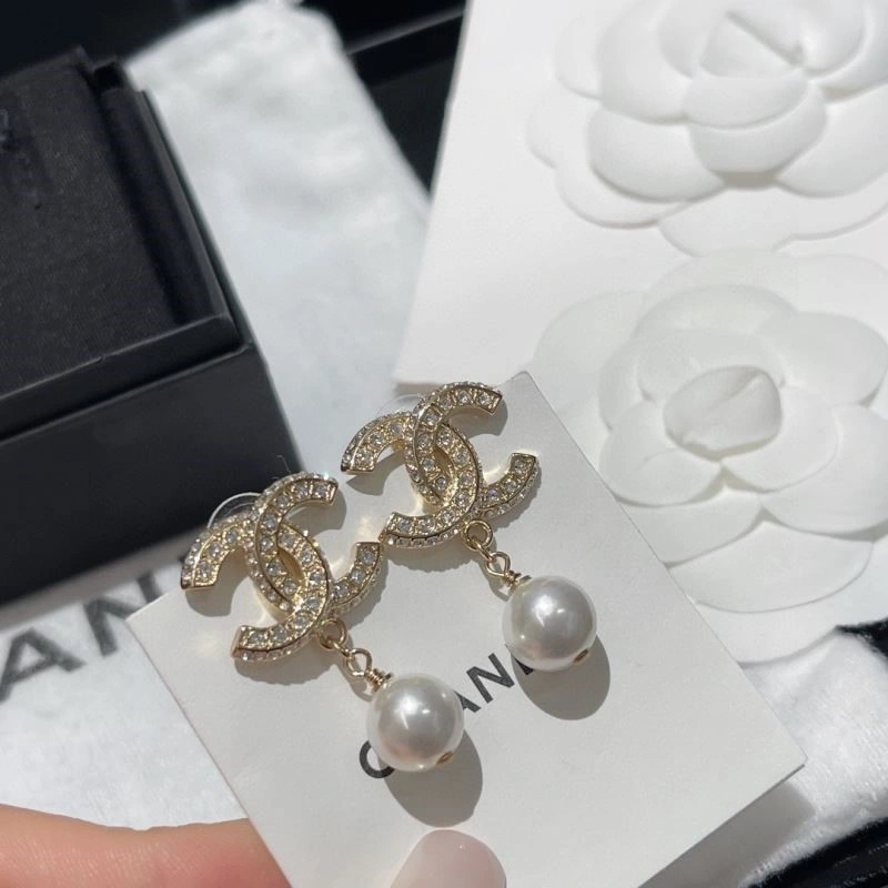 Chic Chanel Earrings 225293