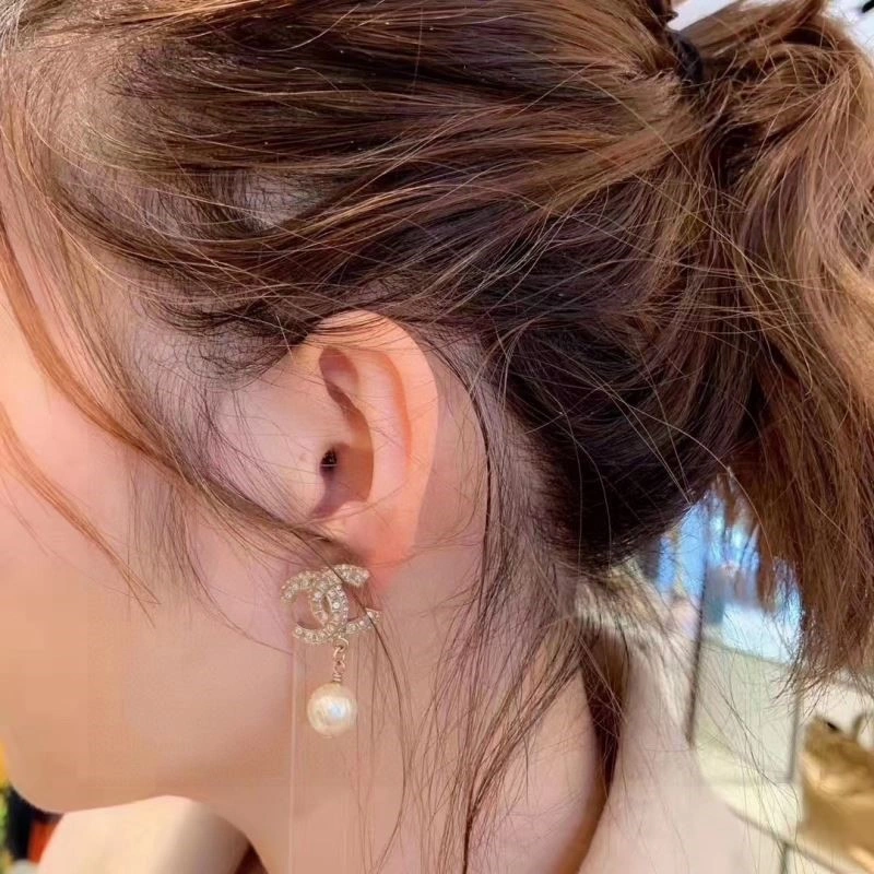 Chic Chanel Earrings 225293