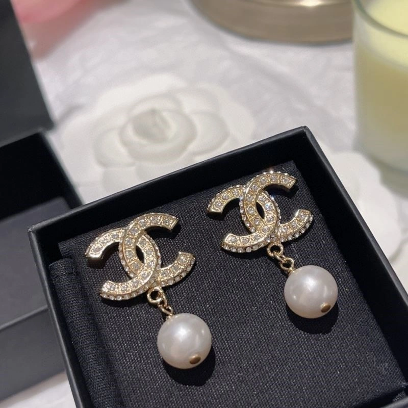 Chic Chanel Earrings 225293