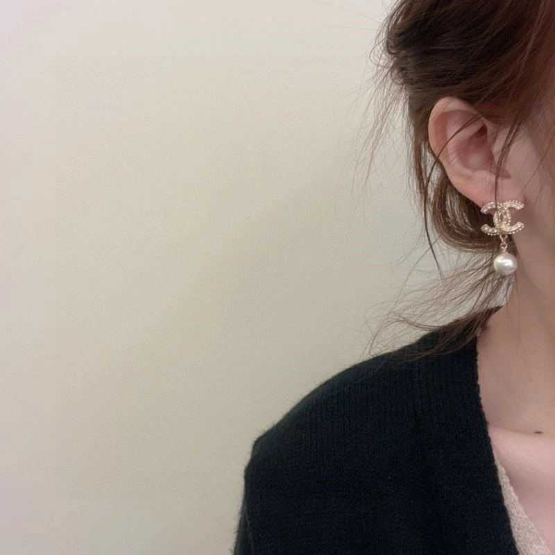 Chic Chanel Earrings 225293