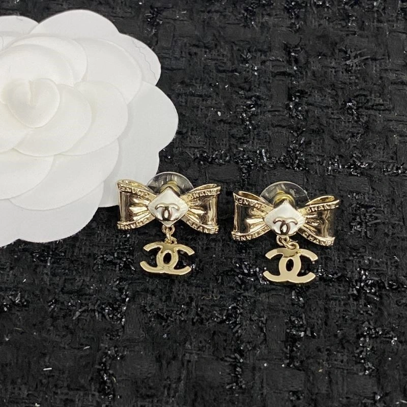 Chanel Earrings Snug 225279
