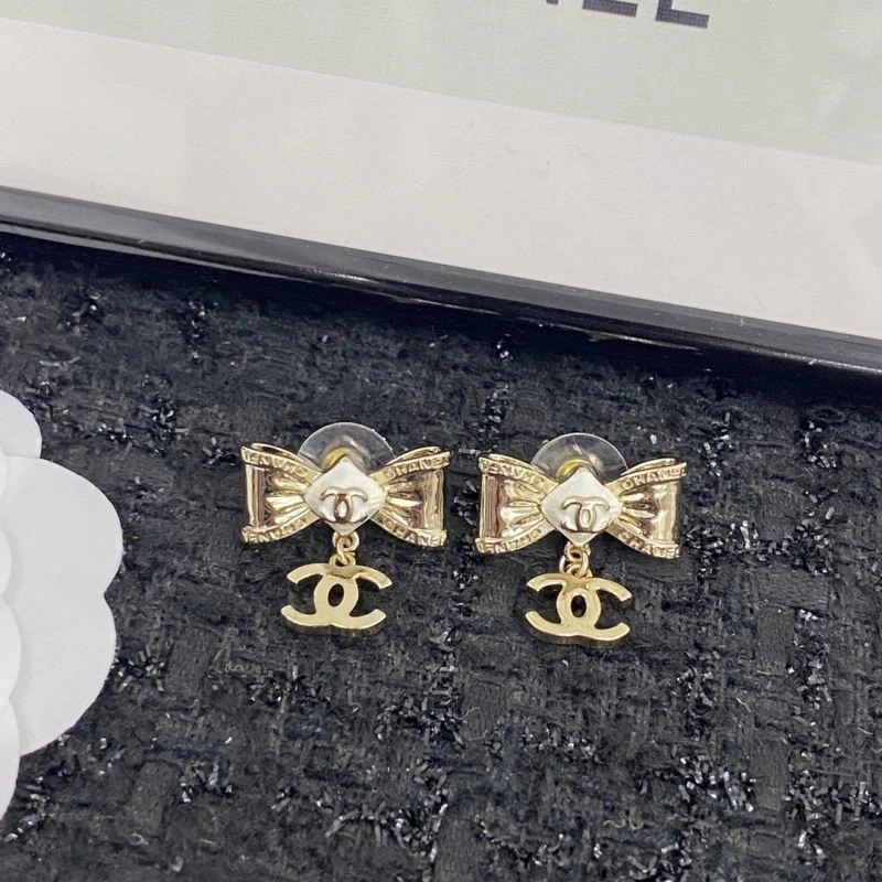 Chanel Earrings Snug 225279