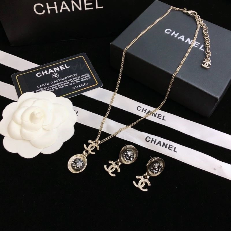 Compact Chanel Earrings 225288
