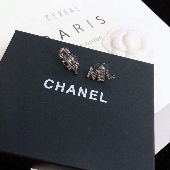 Chanel Earrings StreetReady 225275