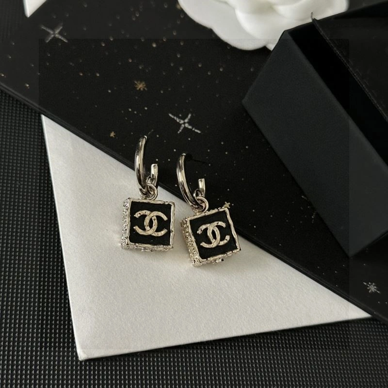 Lightweight Chanel Earrings 225319