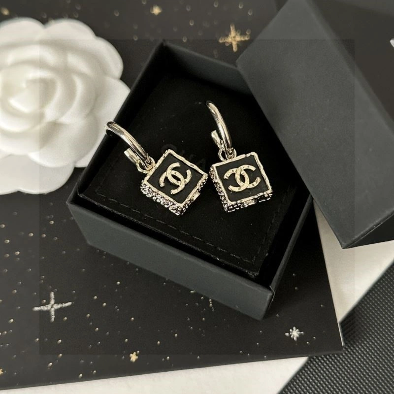 Lightweight Chanel Earrings 225319