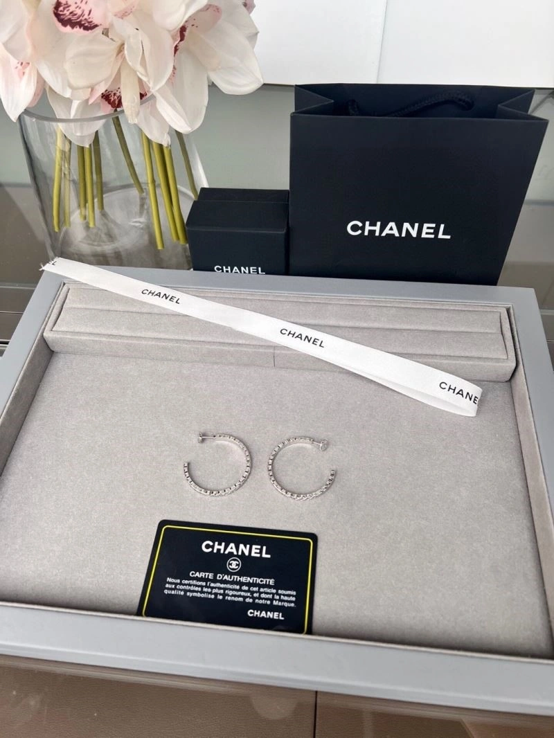 Chanel Earrings Snug 225308