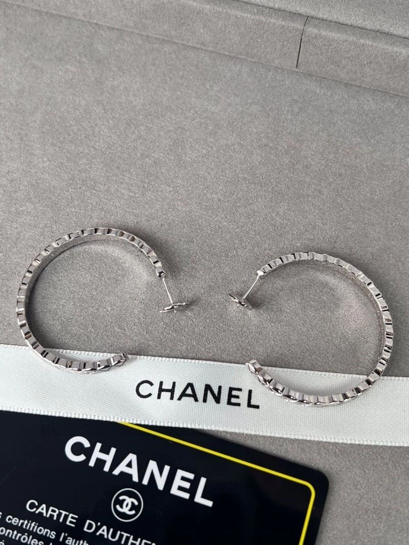Chanel Earrings Snug 225308