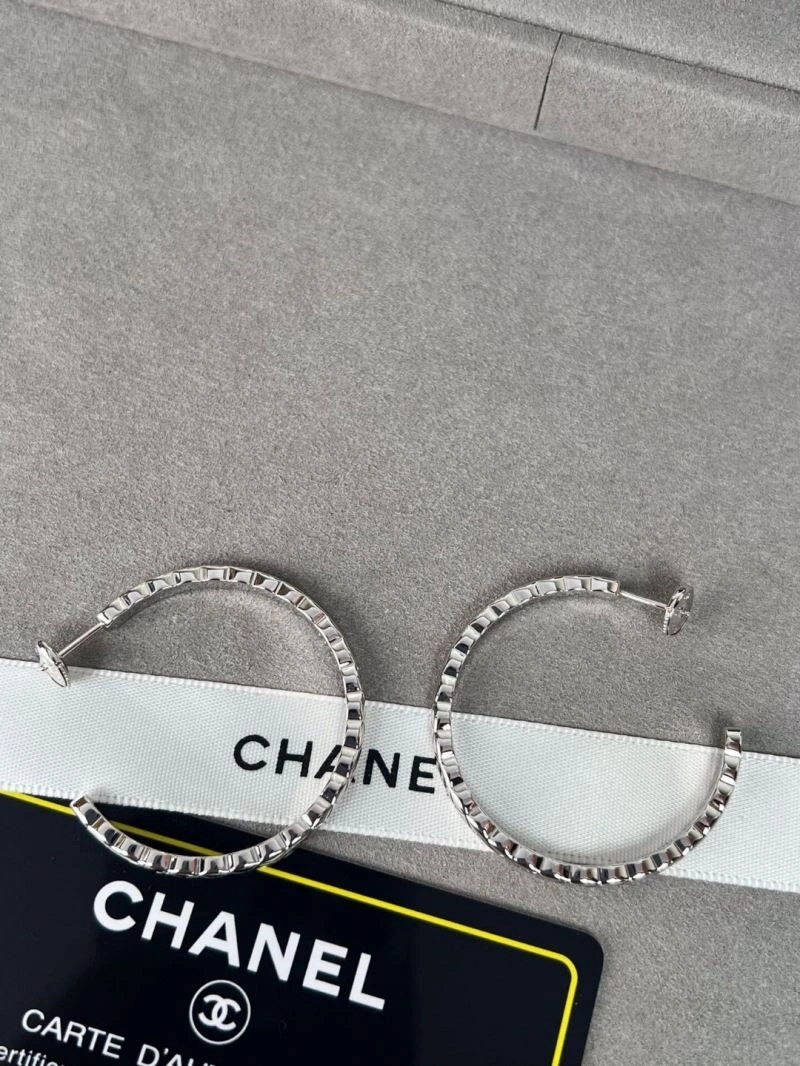 Chanel Earrings Snug 225308