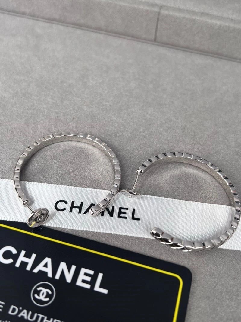 Chanel Earrings Snug 225308