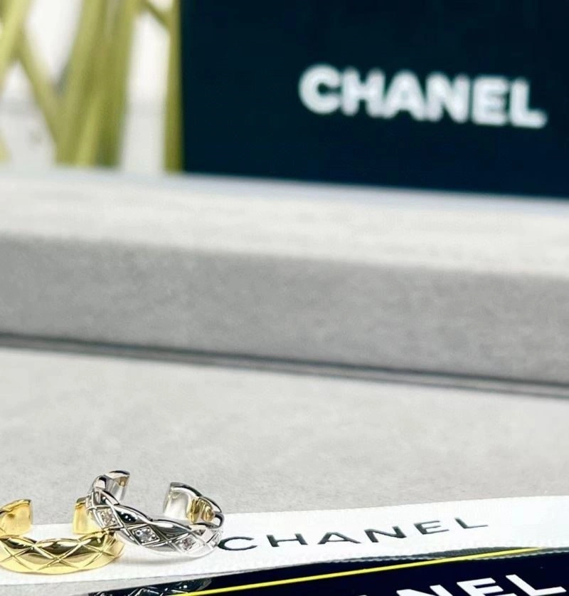 Chanel Earrings Sleek 225237
