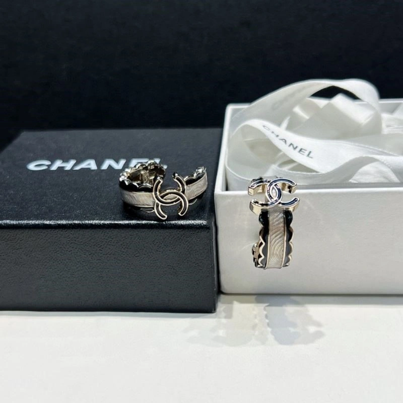 Chanel Earrings Sophisticated 225258