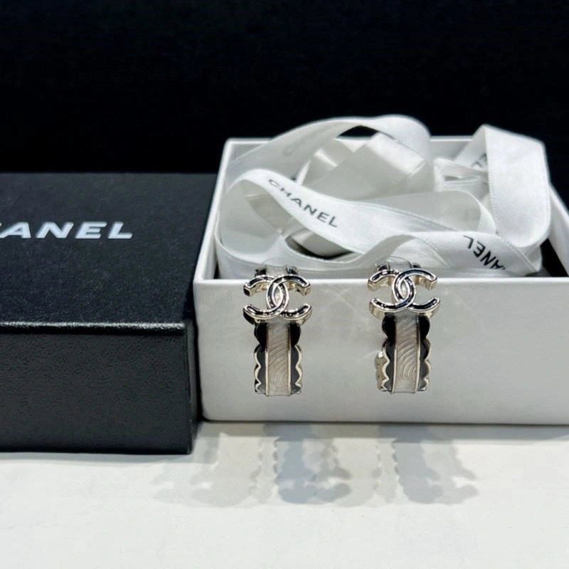 Chanel Earrings Sophisticated 225258