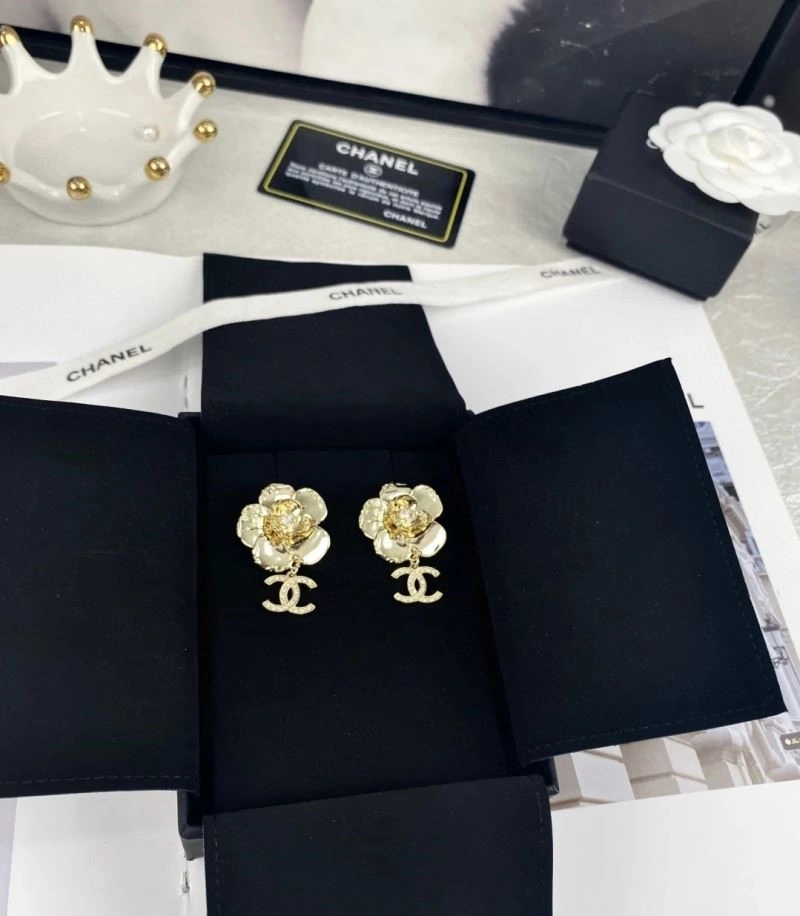 Breathable Chanel Earrings 225247