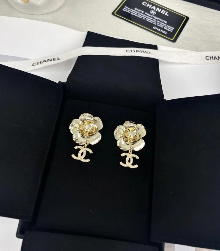 Breathable Chanel Earrings 225247