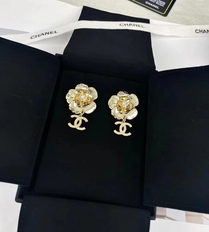 Breathable Chanel Earrings 225247